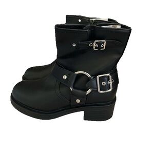 Universal Thread black moto ankle boots with silver buckle size 6 NWT
